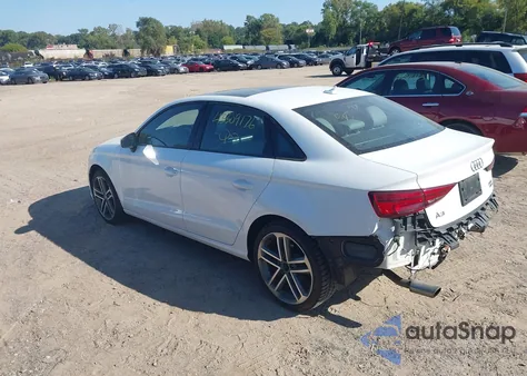 2017 Audi A3 2.0T Premium z USA, uszkodzony, nr VIN WAUB8GFFXH1057556